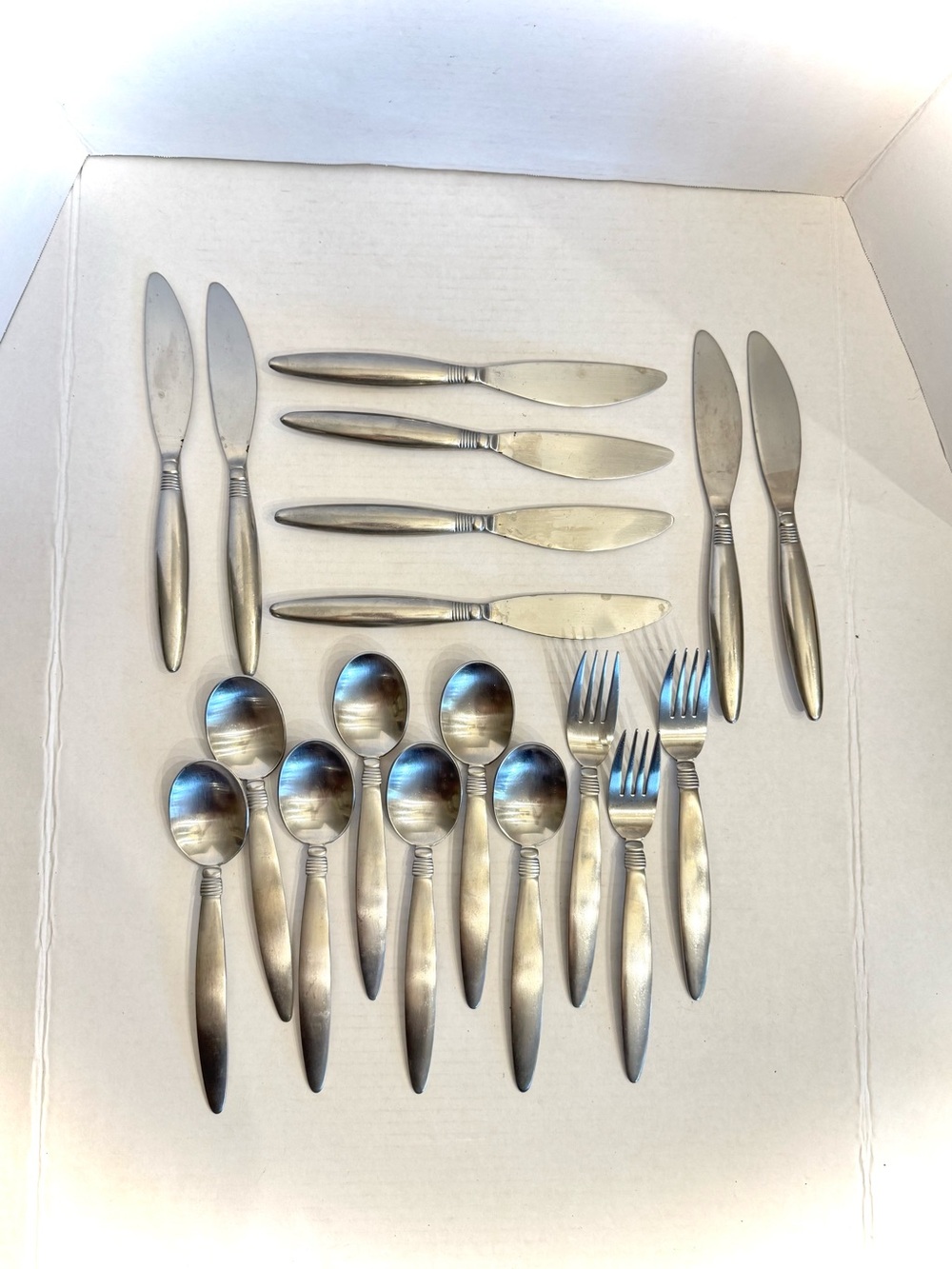 Pfaltzgraff 18/8 Satin Raleigh Stainless 18 Piece Flatware Spoons Forks Knifes
